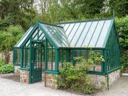 10 Tipps Rund Ums Gartnern Im Gewachshaus In 2020 Gewachshaus Gewachshaus Selber Bauen Garten Gewachshaus