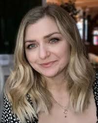 Stephanie Casey's Instagram, Twitter & Facebook