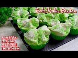 Assalamu'alaikum sahabat semua kali ini saya berbagi pengalaman membuat bolu kukus 2 telur takaran sendok makan dengan mudah semoga video nya bermanfaat ya t. Resep Dan Cara Buat Kue Bolu Kukus Pandan Lembut Cuma 2 Telur Mekar