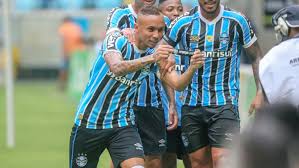Fernando henrique, victor bobsin, léo pereira, jhonata robert e gui azevedo; Mais Uma Pra Conta Gremio Trucida O Avenida E Fatura A Recopa Gaucha Lance