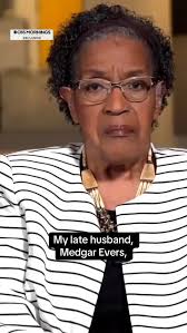 Darlene Maxey (@paypaylovescats) • Threads, Say more