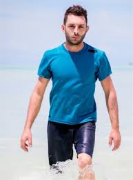 Twenty contestants from across france are split into two tribes to fight for food & win immunity to avoid tribal council whilst tryi. Jonathan Originaire De Morlaix Dans Koh Lanta Pas La Pour Faire Du Tricot Cote Brest