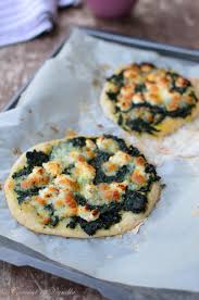 Pizza Bianca mit Mangold und ZiegenkäsePizza Bianca with Swiss Chard and  Goats Cheese – Coconut & Vanilla