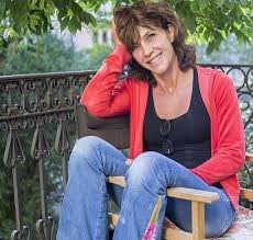 Per questo motivo maria amelia monti assieme al marito edoardo erba, bravissimo drammaturgo italiano, gira l'italia con lo spettacolo. Maria Amelia Monti E I Tanti Modi Di Essere Mamma Di Pancia E Di Cuore Roba Da Donne