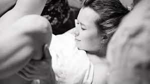 Les femmes qui aiment accoucher savent ce dont elles sont capables face à l'enfantement. Diapo 34 Photos D Accouchement Qui Montrent A Quel Point Les Femmes Sont Fortes Magicmaman Com