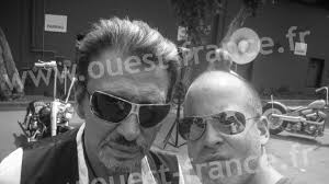 La légende photographiée dans l'intimité de sa tournée