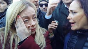 E' giornalista professionista dal 2006. Livorno Giorgia Meloni Aggredita Con Sputi E Insulti Il Tirreno