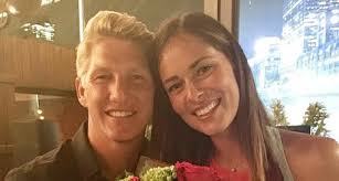 Memories interview mit bastian schweinsteiger & ana ivanovic | amazon zlatan ibrahimović and bastian schweinsteiger share a moment of respect after bastian was injured. Ex Manchester United Midfielder Bastian Schweinsteiger And Wife Ana Ivanovic Celebrate Birth Of First Child Words Can Not Describe The Joy And The Happiness We Feel In Our Hearts
