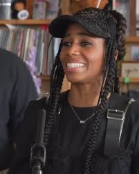 “If I can shake it, I’ma make this something worth dreaming of...” ✨ S A N  T I G O L D and her iconic sound will be coming to the LBC for her debut at  #CaliVibes25!! 🎤