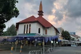Link live streaming di sini. Gereja Katedral Semarang Perketat Keamanan 24 Jam Umat Wajib Bawa Kartu Sesuai Jadwal