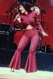 Selena purple outfit selena purple jumpsuit purple outfits women in history halloween outfits amy money concert craft. Kim Kardashian Selena Quintanilla Costume Controversy Kim Kardashian Halloween Costume