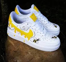 Black Air Forces Customised Belle Custom Honeybee Nike Air Force 1 Jaune Vif Sur Cuir Blanc Classique 07 Nikes Abeilles Sur Cha In 2020 Air Force Shoes Nike Shoes Air Force Custom Painted Shoes