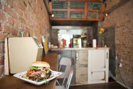 The first thing you will notice about bbi is that the ordering the burger is always the easy part for us. Berlinburger International Produziert Machtige Burger Tipberlin
