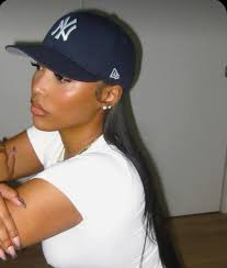 I love a cute snap back/fitted hat 🧢😍