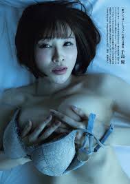 手島優 水着ビキニグラビア「35枚」 愛がいっぱいIカップの迫力は健在 2021 | 水着グラビア