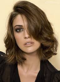 Coiffure Carre Mi Long Degrade Haarschnitt Bob Frisur Schulterlange Haarschnitte Le carré long à la raie sur le côté. coiffure carre mi long degrade