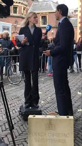 Jun 10, 2021 · mensen met minder dan 100.000 euro aan spaargeld, moeten dat bij een nederlandse bank kunnen stallen zonder te worden geconfronteerd met een negatieve rente. Ieder Heeft Z N Eigen Koffer Een Interview Met Wopke Hoekstra Imgur