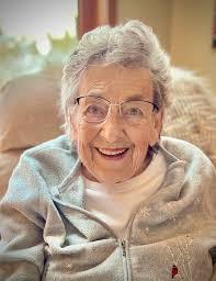 Deanna Mcclure's Instagram, Twitter & Facebook