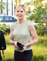 Her modern family role brought her six nominations for the primetime. Actress Julie Bowen Wiki Bio Age Height Affairs Net Worth