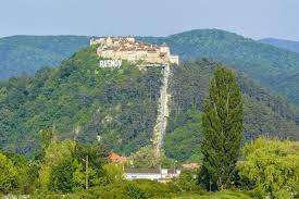 Anunț dezbatere publică privind proiectul de hotărâre pentru aprobarea inițierii procedurii de desființare a spitalului clinic de boli infecțioase brașov prin reorganizare ca structură fără personalitate juridică în cadrul spitalului evenimente judetul brasov. 10 Cele Mai Frumoase Locuri Din JudeÈ›ul BraÈ™ov