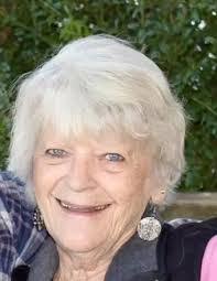 Belinda Decker's Instagram, Twitter & Facebook