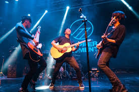 Supper moment is a hong kong indie band which formed in august 2006, with sunny on vocal and guitar, martin on guitar, ck on bass and hugh on drums. é¦™æ¸¯å¤©åœ˜supper Momenté¦–æ¬¡èˆ‰è¾¦å°ç£å°ˆå ´ç‰¹ç» æ©™æµ· åœ‹èªžç‰ˆ Blow å¹éŸ³æ¨‚
