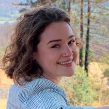 Eliza Hess's Instagram, Twitter & Facebook