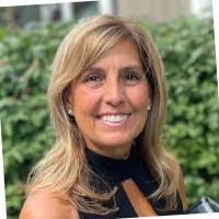 Heidi Petry's Instagram, Twitter & Facebook