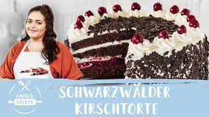 Das ergibt einen unwiderstehlich leckeren kirsch schokolade kuchen, nach schwarzwälder art. Schwarzwalder Kirschtorte Das Klassische Rezept I Torten Klassiker I Einfach Backen Youtube