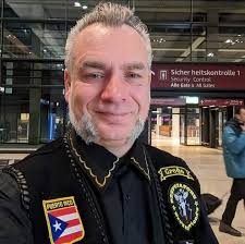 🇵🇷🇩🇪 EL ALEMAN QUE ADMIRA A ISABELA P.R. Les presento a mi socio Marcel  Golly mejor conocido como Caribbean Billy Credo. nacido y criado en  Alemania del Este (actual Alemania). El es