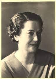 Daniel Colilla's Instagram, Twitter & Facebook