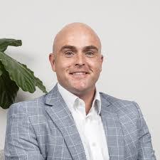 Sarah Savio's Instagram, Twitter & Facebook