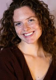 Melanie Bumpus' portraits 📸🤩 • My first time using a backdrop and lights  and it was an absolute blast! Always love when Mel asks for a photoshoot🥰