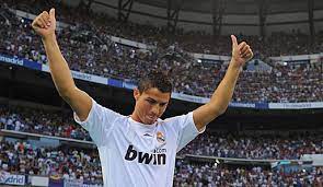 Cristiano ronaldo helped juventus to win the 8th serie a in a row. Cristiano Ronaldo Wird Bei Real Madrid Vorgestellt 6 Juli 2009 Der Beginn Einer Ara Seite 1