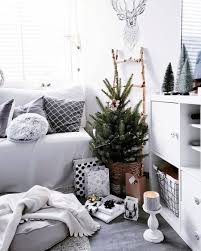 25 Scandinavian Christmas Living Room Decor Ideas Christmas Living Rooms Christmas Decorations Living Room Living Room Decor