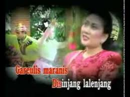 Mojang Priangan Nining Meida Nining Meida Official Sundanese Music Youtube Me Me Me Song Music Songs