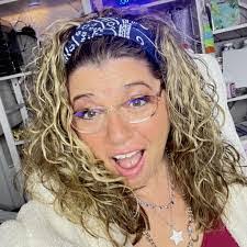 Cindy Scoggins's Instagram, Twitter & Facebook