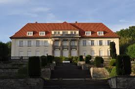 Kanonier von weidlwang and leienfels castle ruins are local landmarks, and the area's natural beauty can be seen at maximiliansgrotte and devil's cave. Villa Gans Konigstein Wikipedia