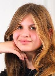 Celia Giles's Instagram, Twitter & Facebook