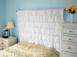 Con il trapano praticare dei buchi sulla cornice di legno. Realizzare Una Testata Letto Fai Da Te Foto Design Mag