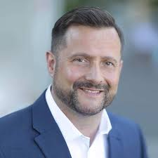 Aaron Jasper's Instagram, Twitter & Facebook