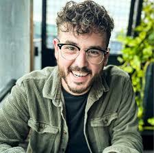 Milton Threadcraft's Instagram, Twitter & Facebook