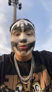 i really don't wann take my face paint off..