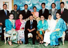 Dituding punya modus menikahi bambang trihatmodjo, mayangsari: Soeharto Inc Bagaimana Time Bongkar Harta Kekayaan Keluarga Cendana