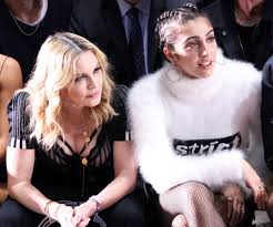Мадонна с дочерью лурдес леон. Lourdes Leon Shows Off Underarm Hair During Madonna S Birthday