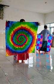 Selain itu batik juga termasuk kedalam kerajinan tekstil. Dosen Ui Edukasi Pembuatan Sabun Batik Ikat Celup Dan Pemasaran Digital Di Sumenep Universitas Indonesia