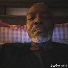 Liệu đàn ông sẽ yêu một cô bạn gái nhút nhát? 🫣