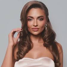 Candidata a Miss Universe se retira por problemas de salud