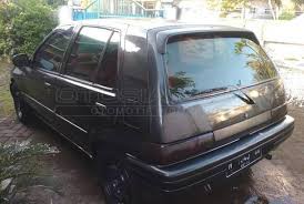 Eine besonderheit des charade war, dass er genau zwischen der klasse der kleinwagen und der kompaktwagen positioniert war. Jual Mobil Daihatsu Charade Cx Bensin 1991 Malang Otosia Com