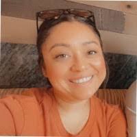 Claudia Conde's Instagram, Twitter & Facebook